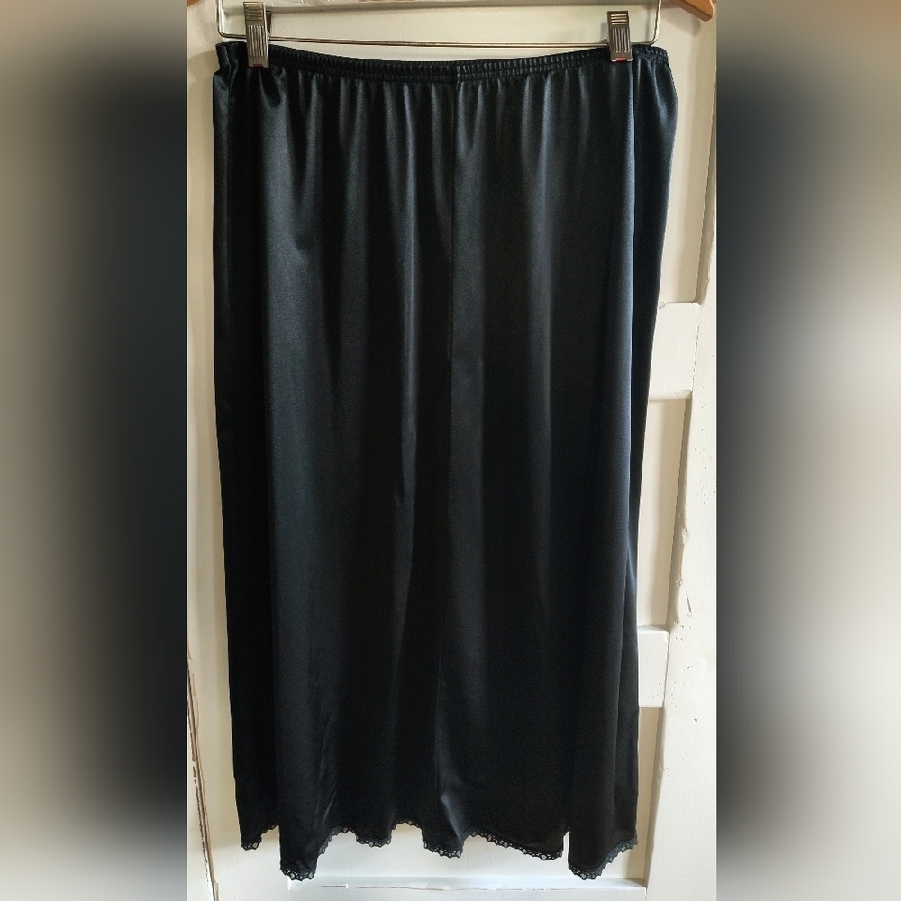 Women's Black Midi Undergarment Slip Skirt With Lace Hem | L/XL